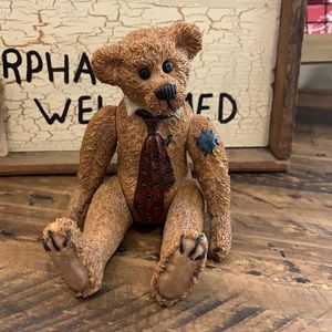 Boyd’s bear figurine